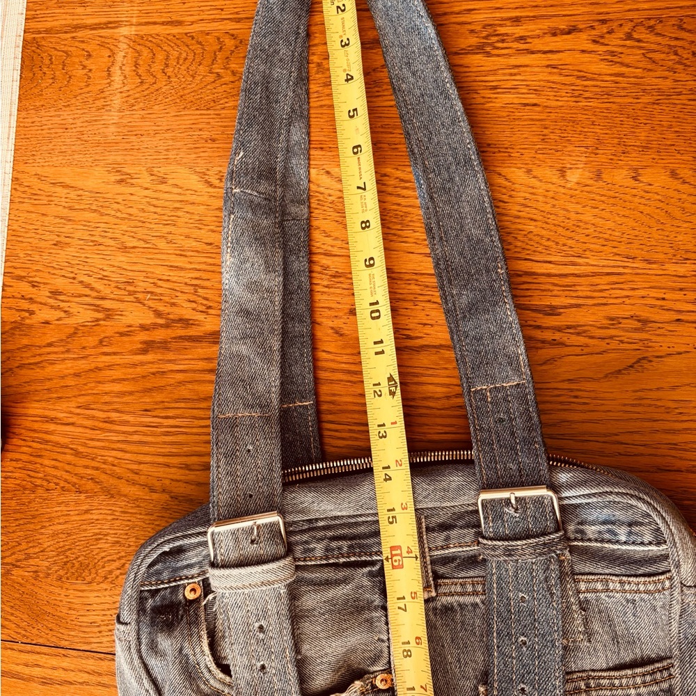 Levi’s Upcycled Vintage Denim Shoulder Bag - Picture 5 of 6